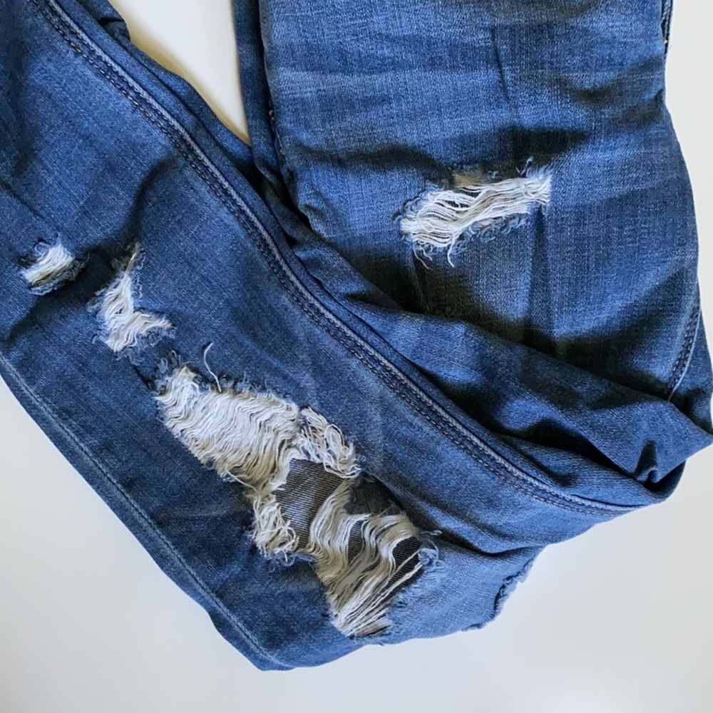 American Eagle blue jeans